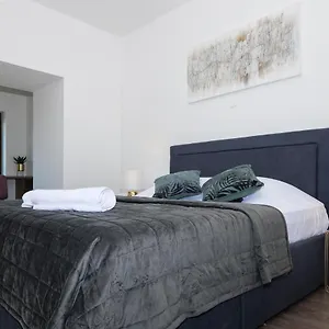 arena-delight-studio-apartments.pula-hotels.org/